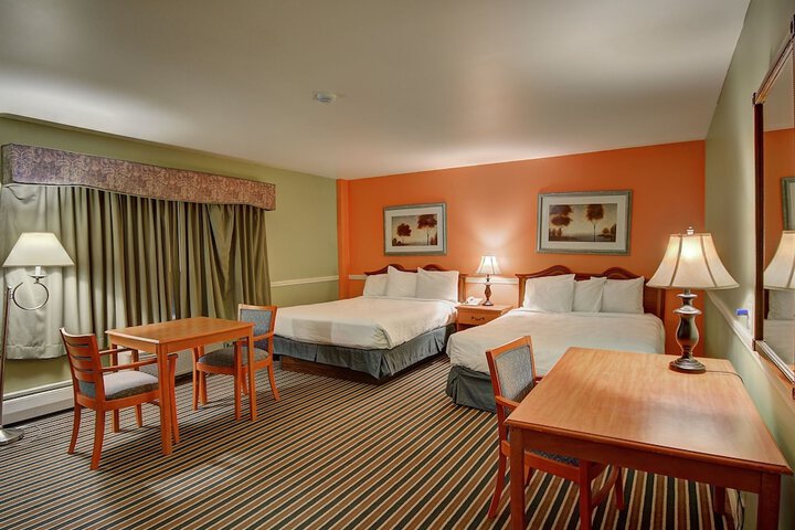 Colonial Motel