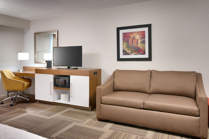 Room 18 of 39