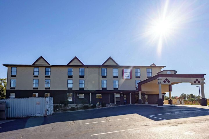 Hotel 6 of 37