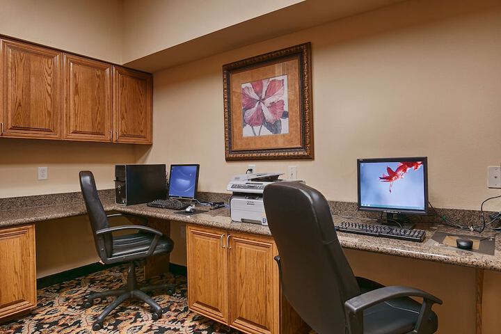 Business Center 38 of 38