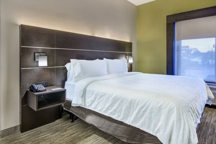 Holiday Inn Express & Suites Longview North by IHG