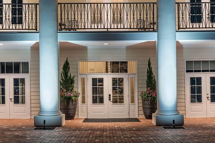 Lyric Hotel West End Trademark Collection by Wyndham