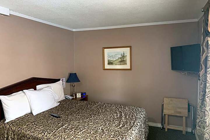 Lucien Motel