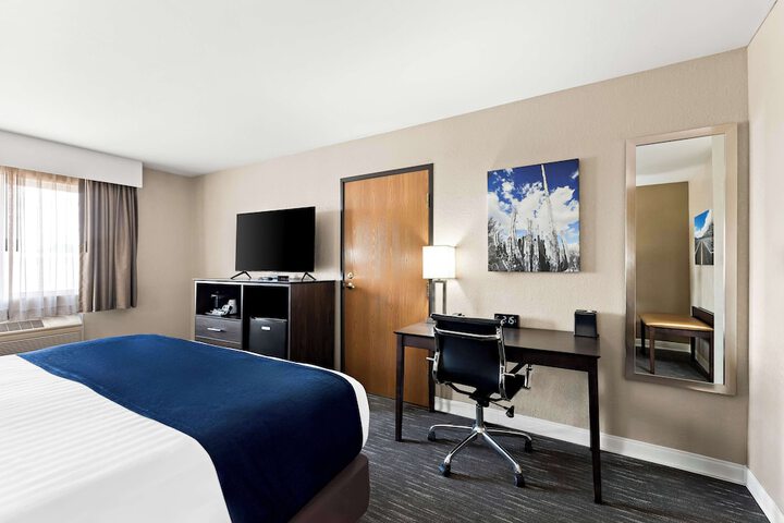 Room 11 of 35