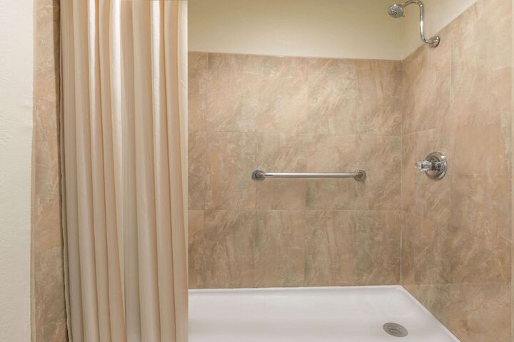 Room 14 of 18