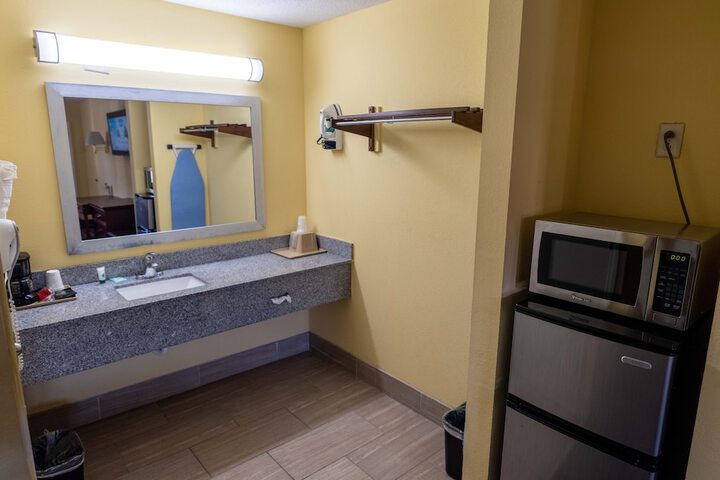 Loyalty Inn Hawkinsville