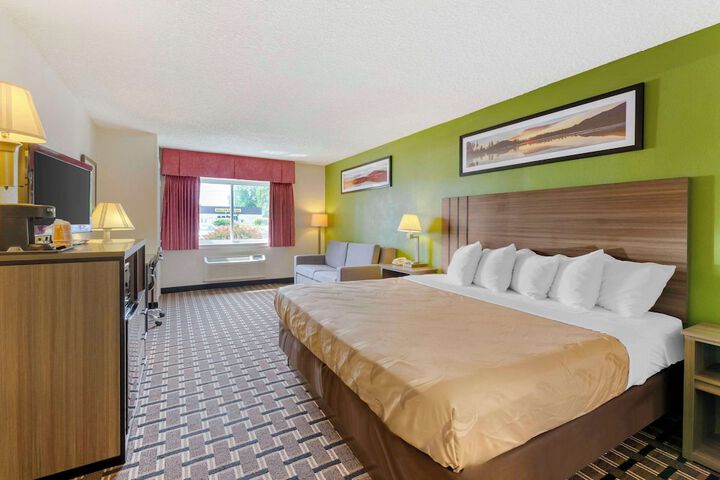 Room 21 of 32