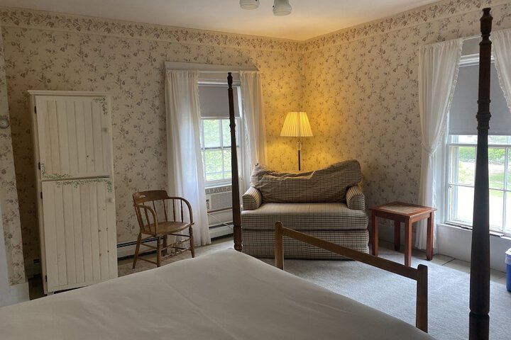 Room 81 of 294