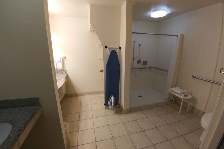 Room 20 of 34