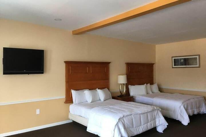 Room 10 of 19
