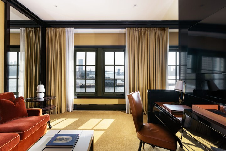 Room 19 of 121