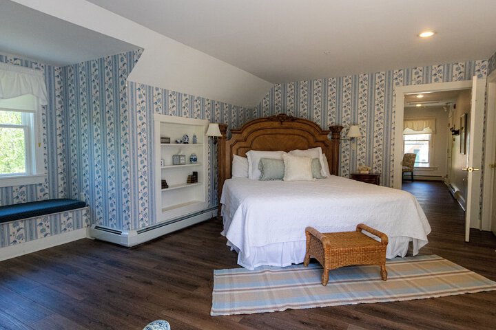 Brook Farm Inn