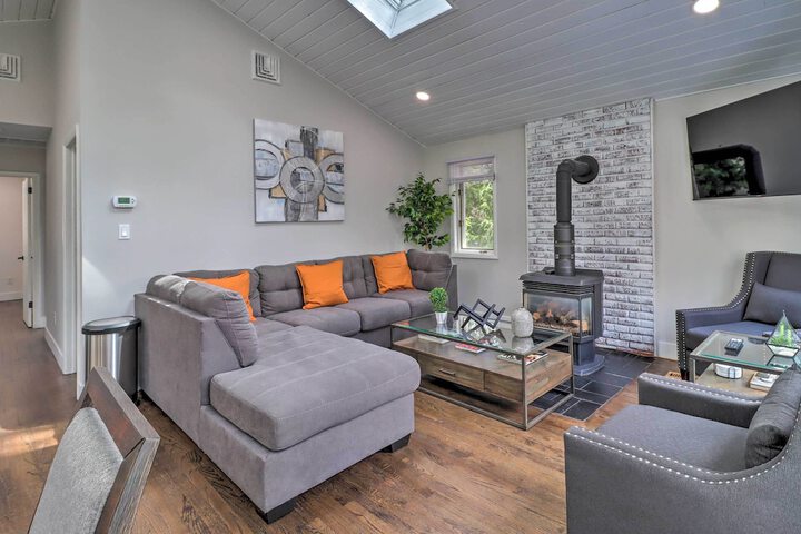6 Mi to Camelback Slopes! Home w / Game Room
