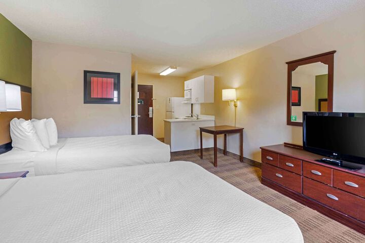 Room 28 of 28