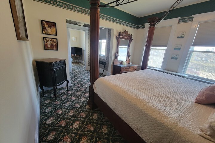 Room 26 of 47