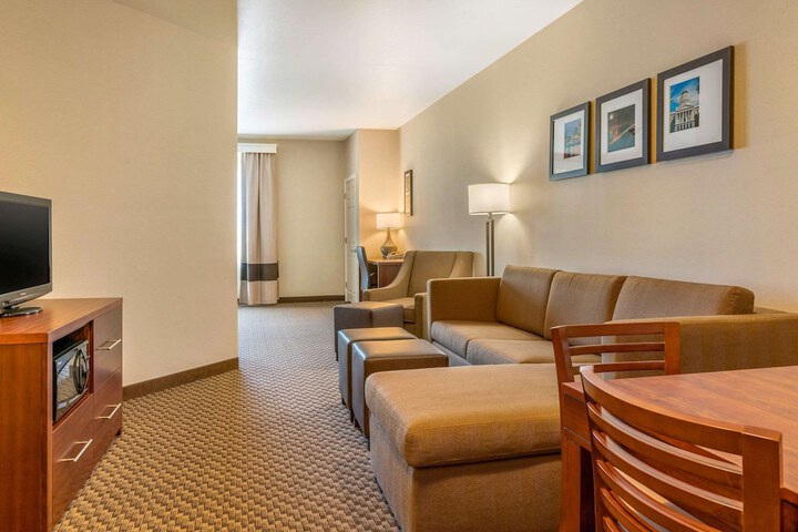Room 34 of 73