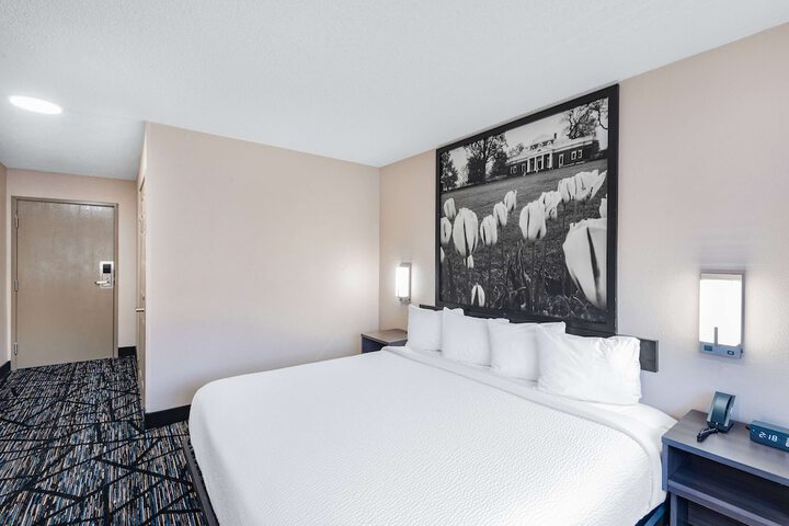Room 21 of 28