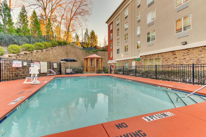 Pool 6 of 25