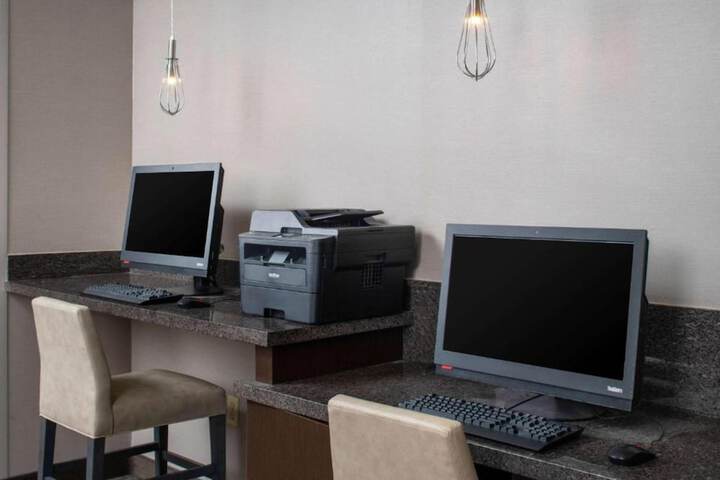 Business Center 31 of 32