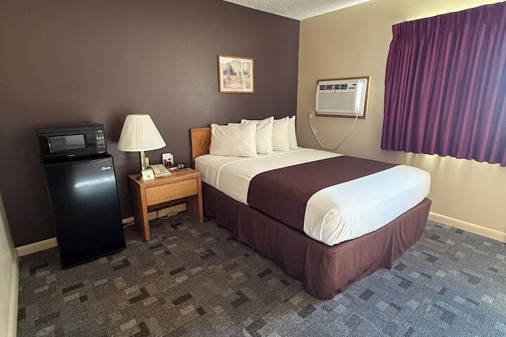 Room 11 of 23