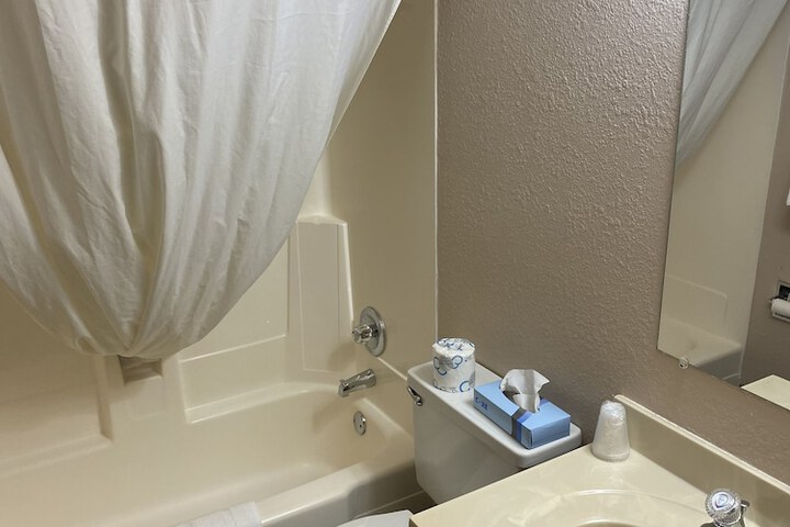 Room 12 of 17
