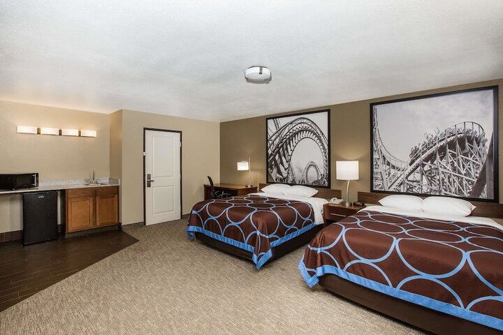 Room 9 of 26