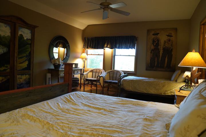 Room 32 of 85