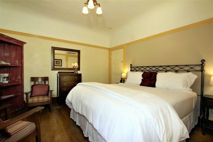 Room 36 of 72