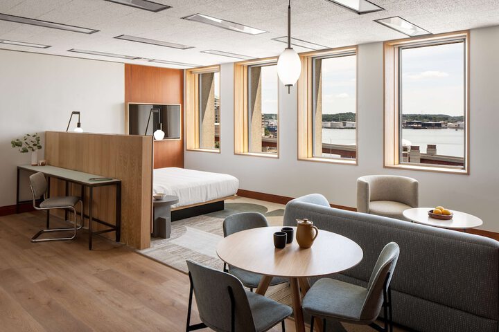 Room 44 of 91