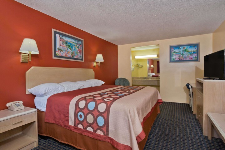Room 9 of 14