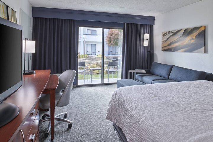 Room 16 of 24