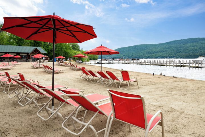 Scottys Lakeside Resort