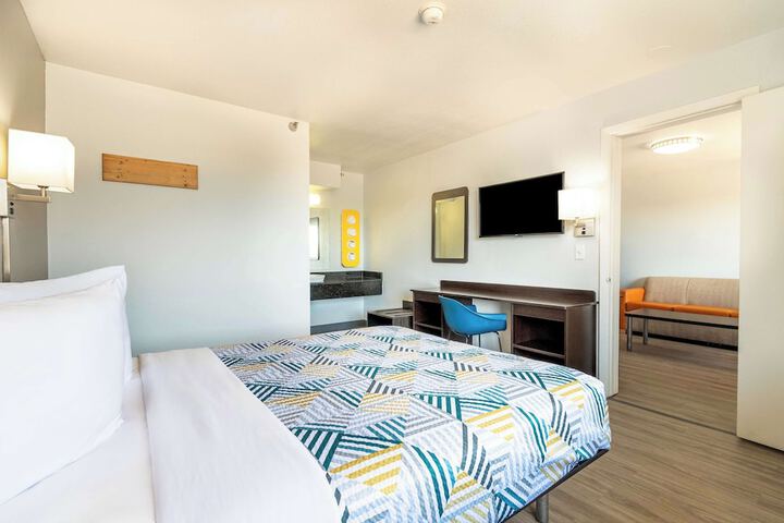 Room 9 of 29