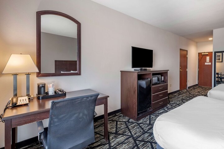 Room 32 of 42