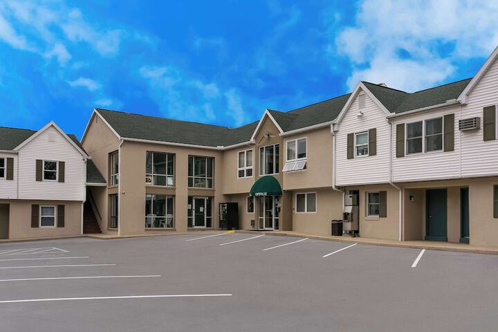 Hotel 4 of 68