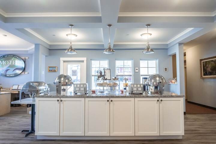 Breakfast/Coffee Service 66 of 88