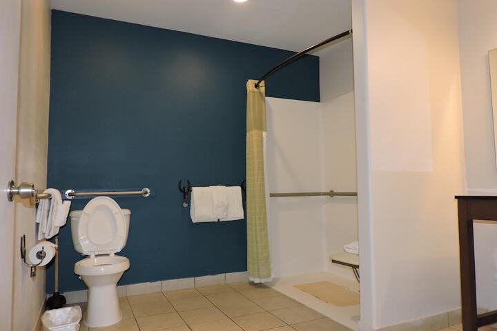 Room 13 of 25