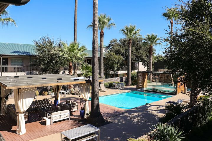 Pool 10 of 46