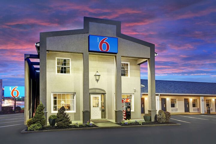 Motel 6 Washington PA