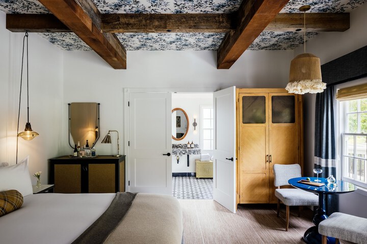 Room 18 of 34