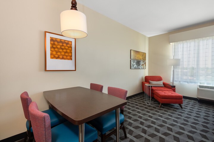 Room 32 of 61