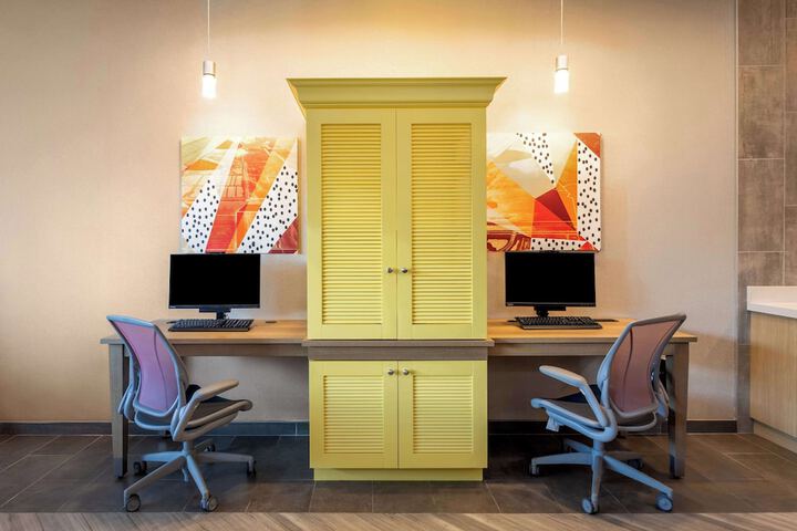 Business Center 15 of 15