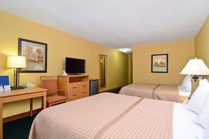 Room 4 of 10