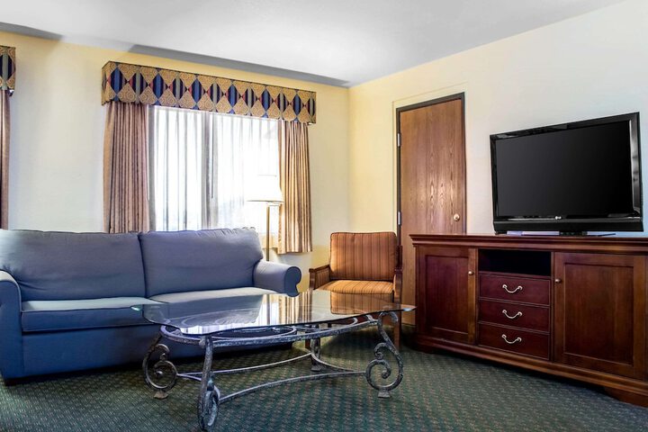 Room 15 of 26
