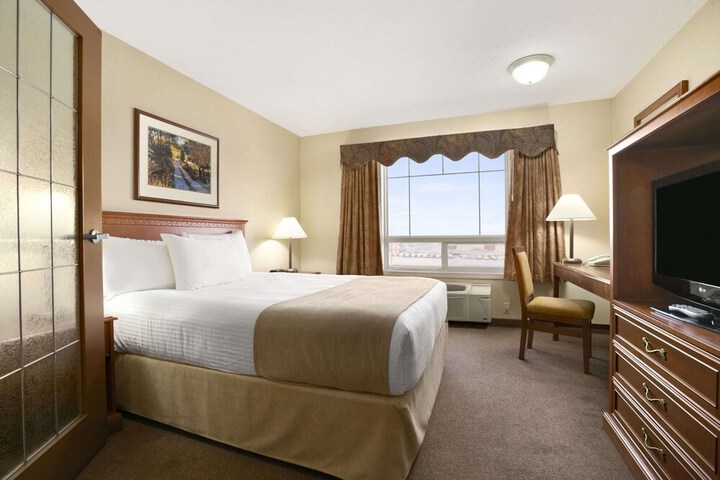 Room 4 of 18