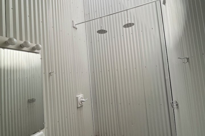 Room 14 of 33