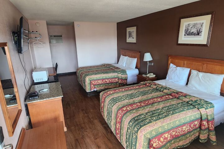Room 28 of 32