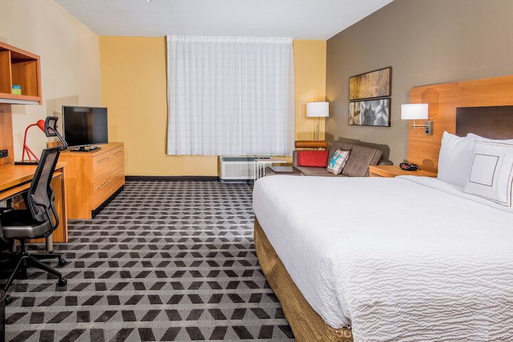 Room 27 of 49