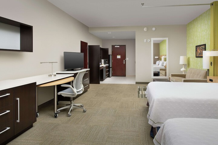 Room 13 of 36