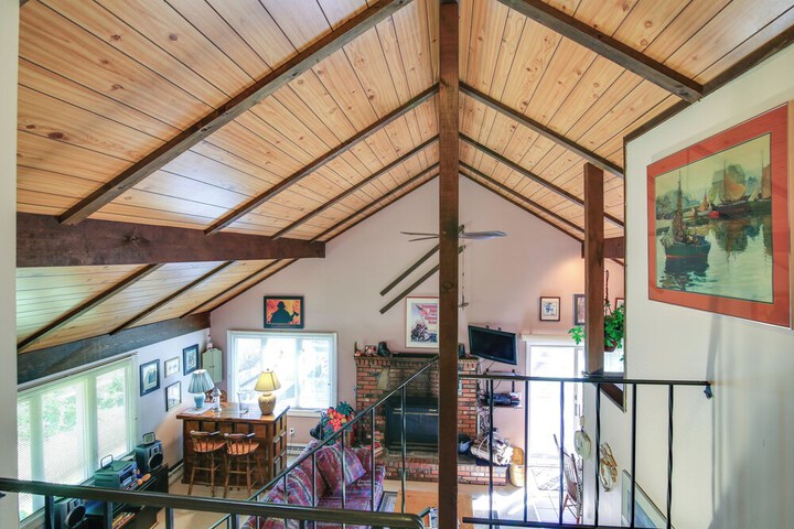Hunter Hideaway w / Yard & Deck: 3 Mi to Ski Slopes
